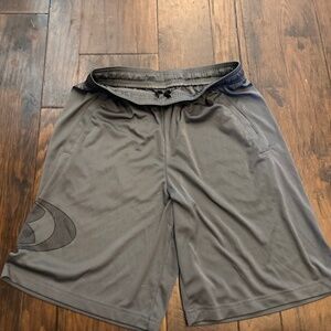 Under Armor workout Shorts - Size Medium